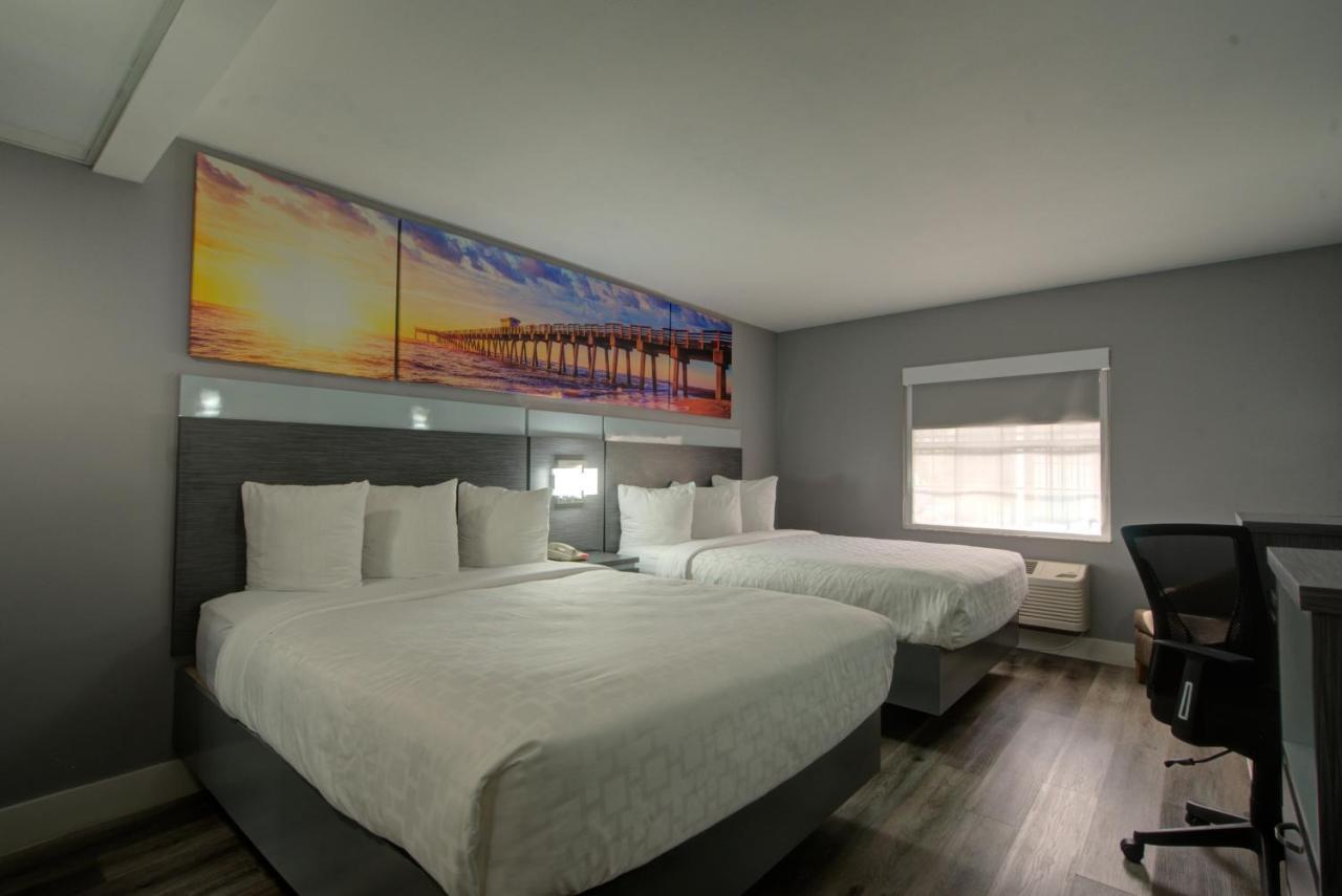 Hotel Clarion Pointe Tampa-Brandon Near Fairgrounds And Casino Mango Exterior foto