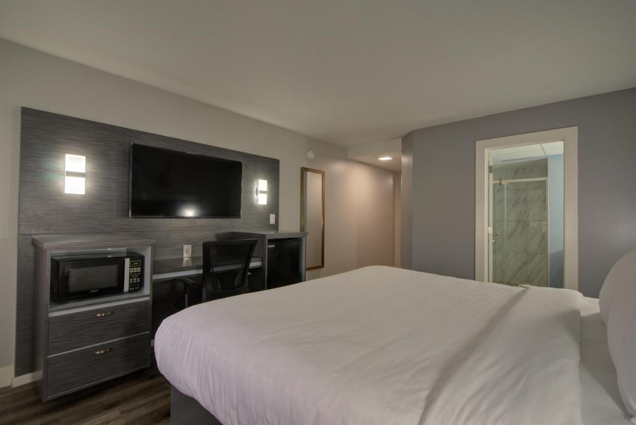 Hotel Clarion Pointe Tampa-Brandon Near Fairgrounds And Casino Mango Exterior foto
