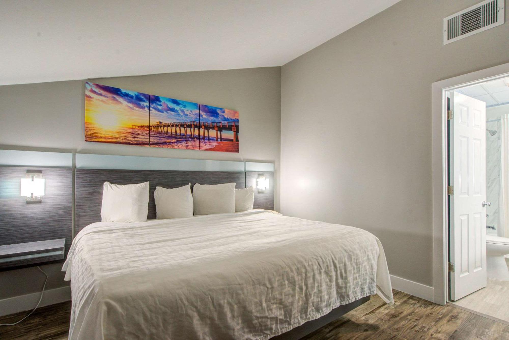 Hotel Clarion Pointe Tampa-Brandon Near Fairgrounds And Casino Mango Exterior foto